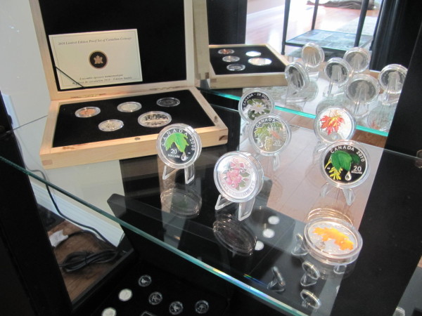 Coins-Storage-And-Display
